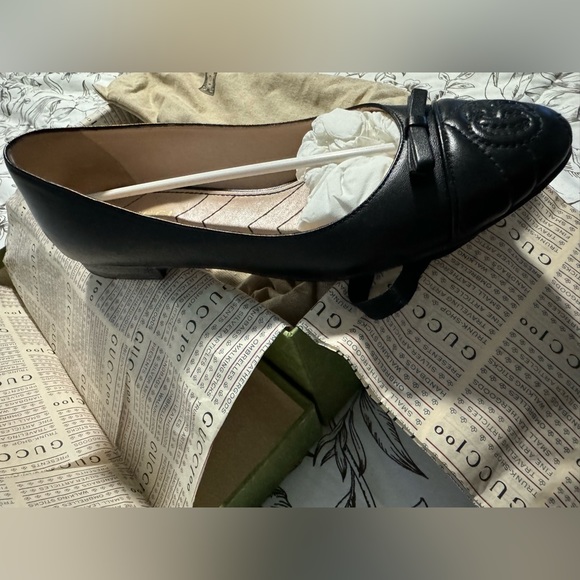 Authentic Gucci flats. Excellent condition. Size 37 Used once. - Picture 5 of 8